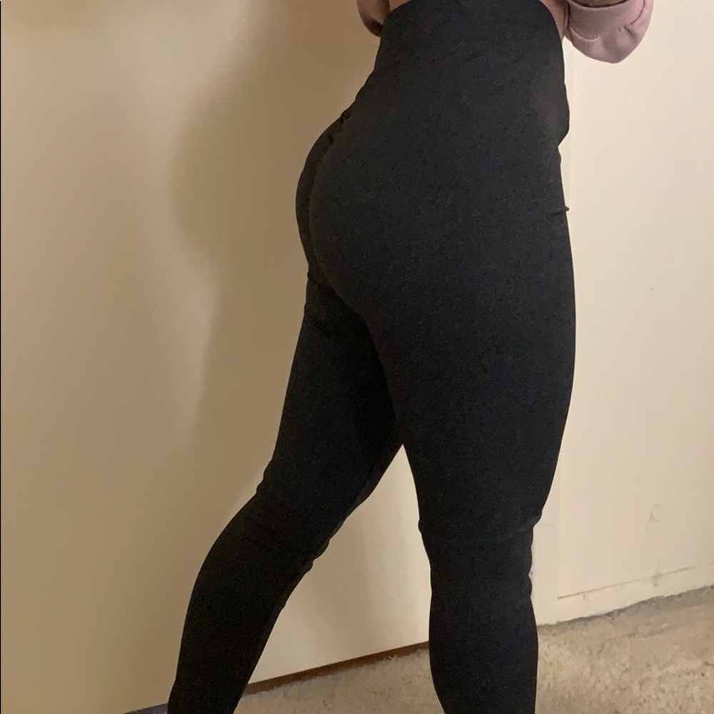 High waisted scrunched leggings- SMALL